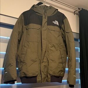 The North Face Men's Green and Black Performance Jacket